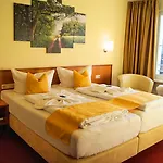 Regiohotel Am Brocken - #wanderhotel #sauna #harzerlebnis #aufzug מלון 3*
