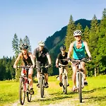 Regiohotel Am Brocken - #wanderhotel #sauna #harzerlebnis #aufzug מלון 3*