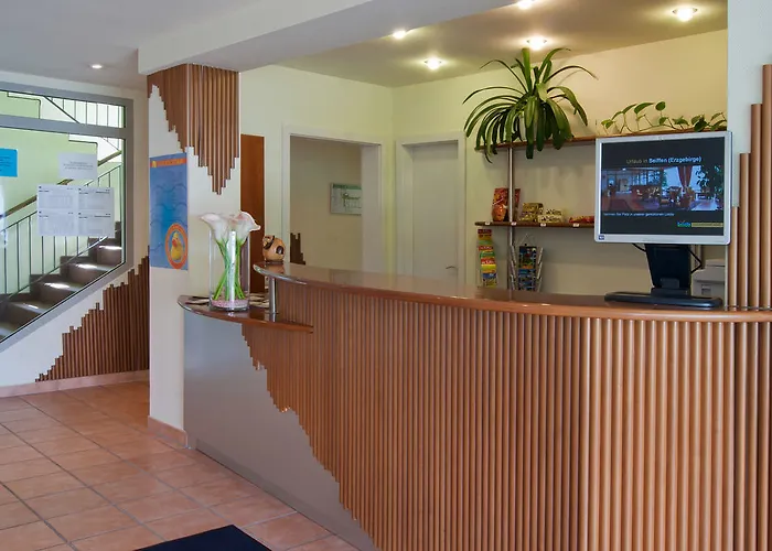 Hotel Regiohotel Am Brocken - #wanderhotel #sauna #harzerlebnis #aufzug 3*